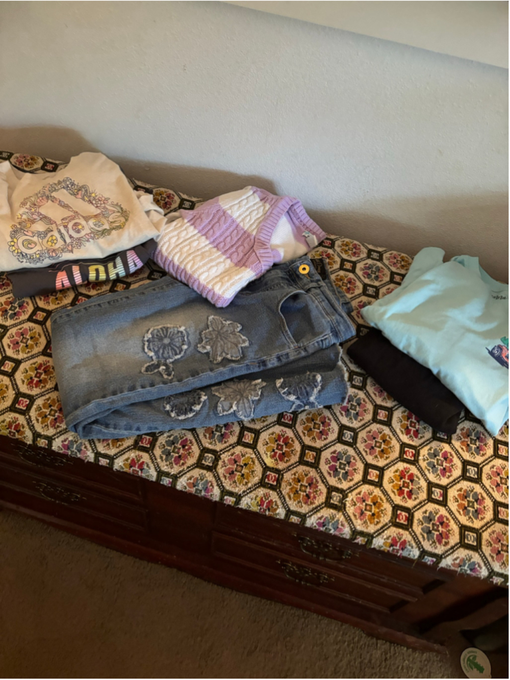 Bundle of 6 girls size ￼10/12 shirts and jeans -d140